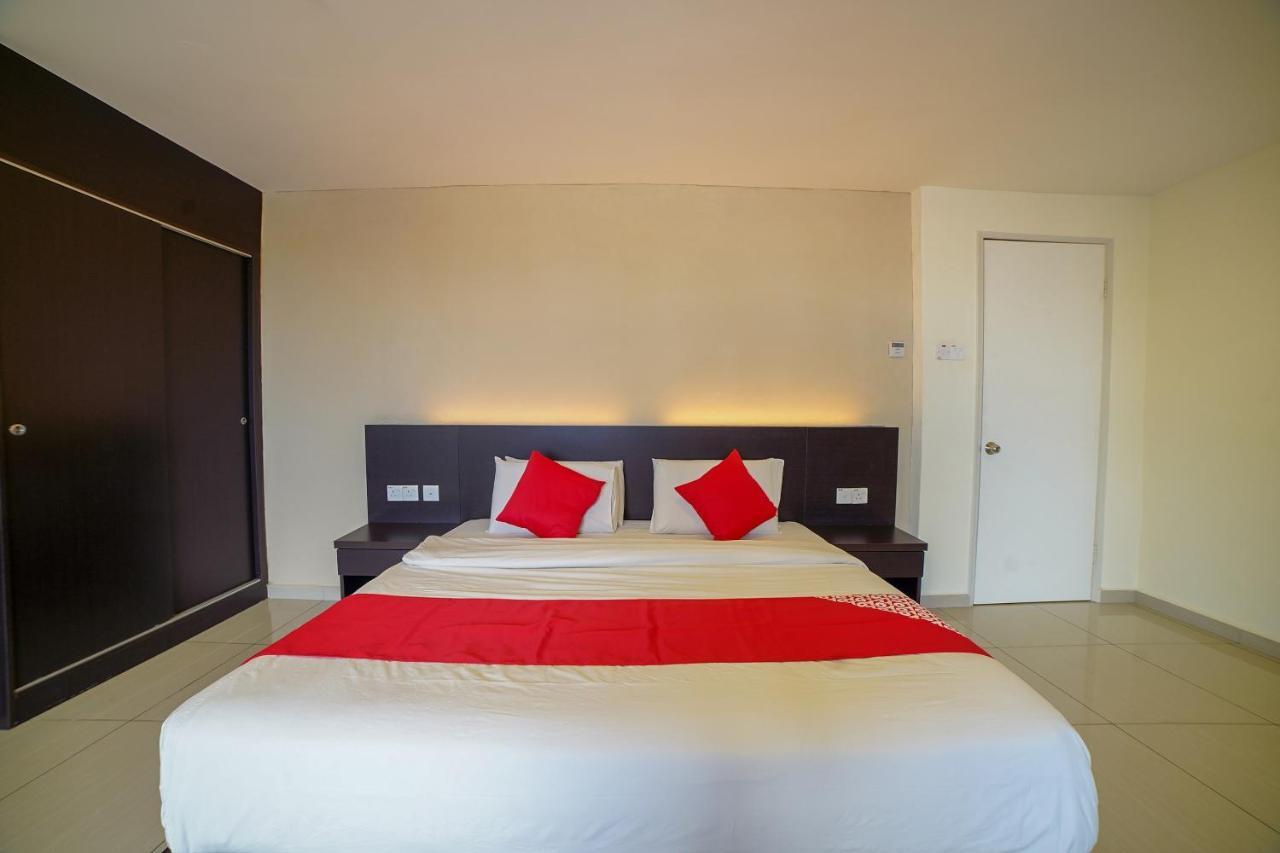 Oyo 89531 Villa Hotel Segamat Eksteriør billede